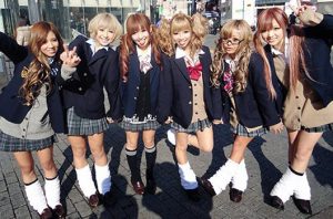 Kogal / Kogyaru Outfit > What to wear for an authentic kogyaru look